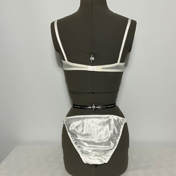 Vintage VICTORIA'S SECRET White Lace And Satin Bridal Lingerie Set. NWOT - Picture 2 of 15